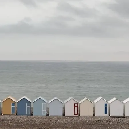 La Baigneuse Maison Avec Jardinet Et Parking Privé, à 200 M
