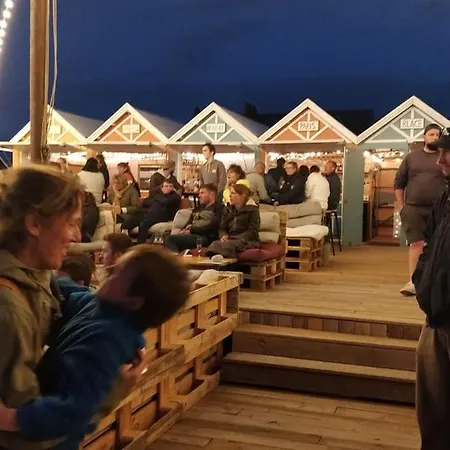 La Baigneuse Maison Avec Jardinet Et Parking Privé, à 200 M Casa de Férias