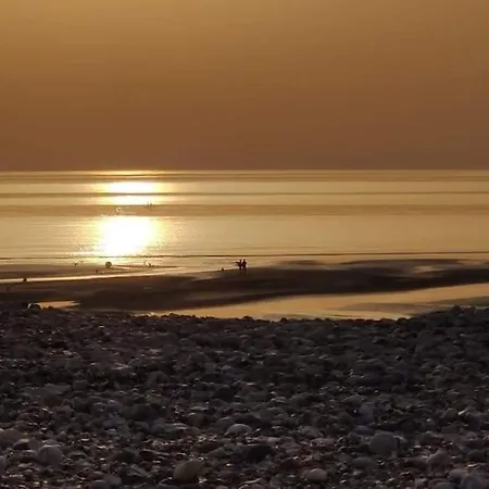 La Baigneuse Maison Avec Jardinet Et Parking Privé, à 200 M Casa de Férias *