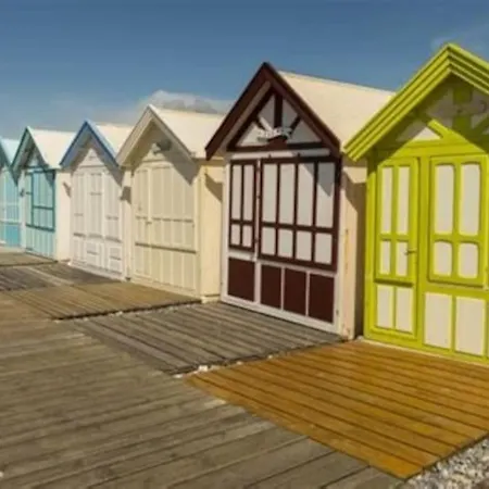 La Baigneuse Maison Avec Jardinet Et Parking Privé, à 200 M