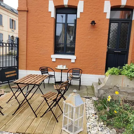 Casa de Férias La Baigneuse Maison Avec Jardinet Et Parking Privé, à 200 M *