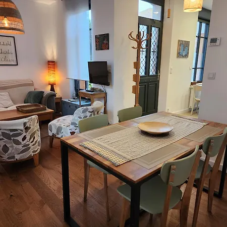 La Baigneuse Maison Avec Jardinet Et Parking Privé, à 200 M