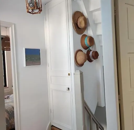 La Baigneuse Maison Avec Jardinet Et Parking Privé, à 200 M Hébergement de vacances *