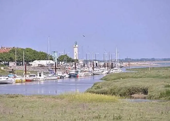 Hébergement de vacances La Baigneuse Maison Avec Jardinet Et Parking Privé, à 200 M Cayeux-sur-Mer
