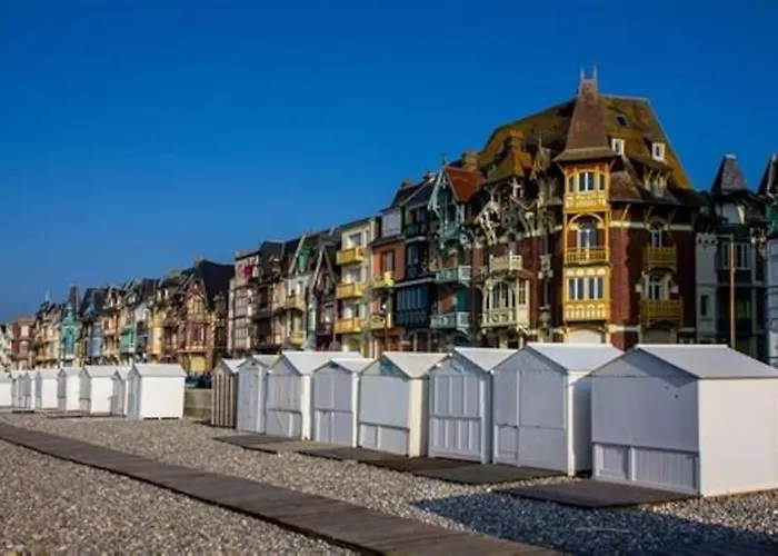 La Baigneuse Maison Avec Jardinet Et Parking Privé, à 200 M