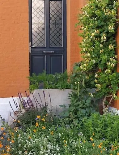 La Baigneuse Maison Avec Jardinet Et Parking Privé, à 200 M Hébergement de vacances *