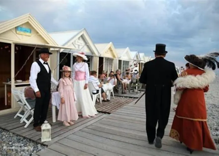 Hébergement de vacances La Baigneuse Maison Avec Jardinet Et Parking Privé, à 200 M *