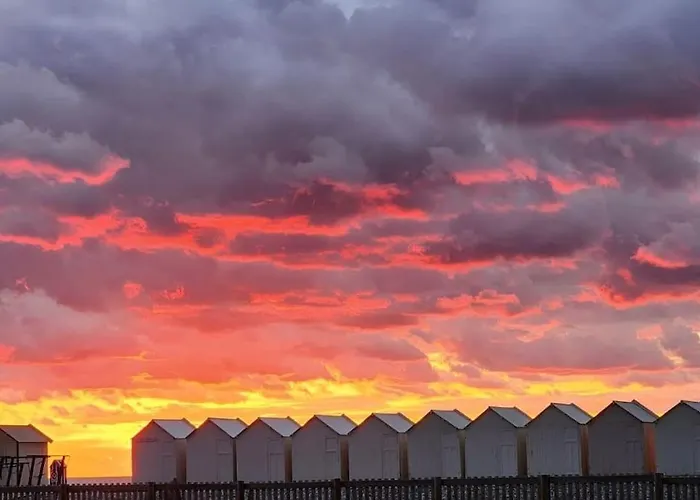 La Baigneuse Maison Avec Jardinet Et Parking Privé, à 200 M Hébergement de vacances *