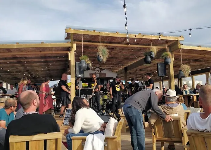 La Baigneuse Maison Avec Jardinet Et Parking Privé, à 200 M *