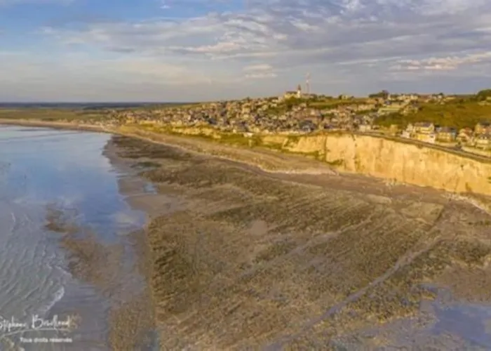 Hébergement de vacances La Baigneuse Maison Avec Jardinet Et Parking Privé, à 200 M