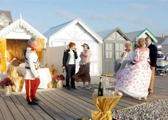 La Baigneuse Maison Avec Jardinet Et Parking Privé, à 200 M Hébergement de vacances