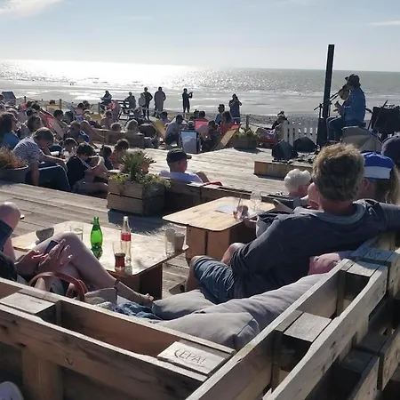 La Baigneuse Maison Avec Jardinet Et Parking Privé, à 200 M *