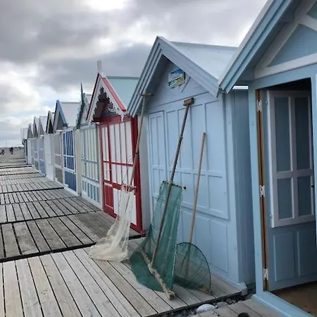 La Baigneuse Maison Avec Jardinet Et Parking Privé, à 200 M