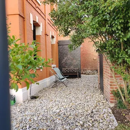 La Baigneuse Maison Avec Jardinet Et Parking Prive, A 200 M *
