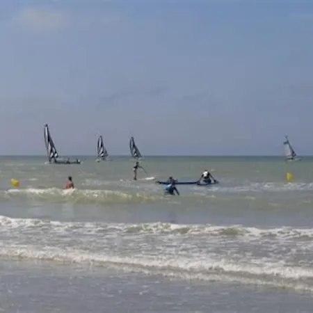 La Baigneuse Maison Avec Jardinet Et Parking Privé, à 200 M Hébergement de vacances