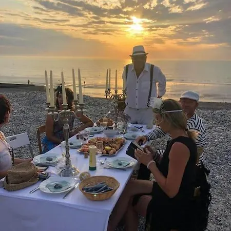 Hébergement de vacances La Baigneuse Maison Avec Jardinet Et Parking Privé, à 200 M